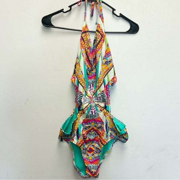 Jessica Simpson cutout one piece bathingsuit - Picture 2 of 4